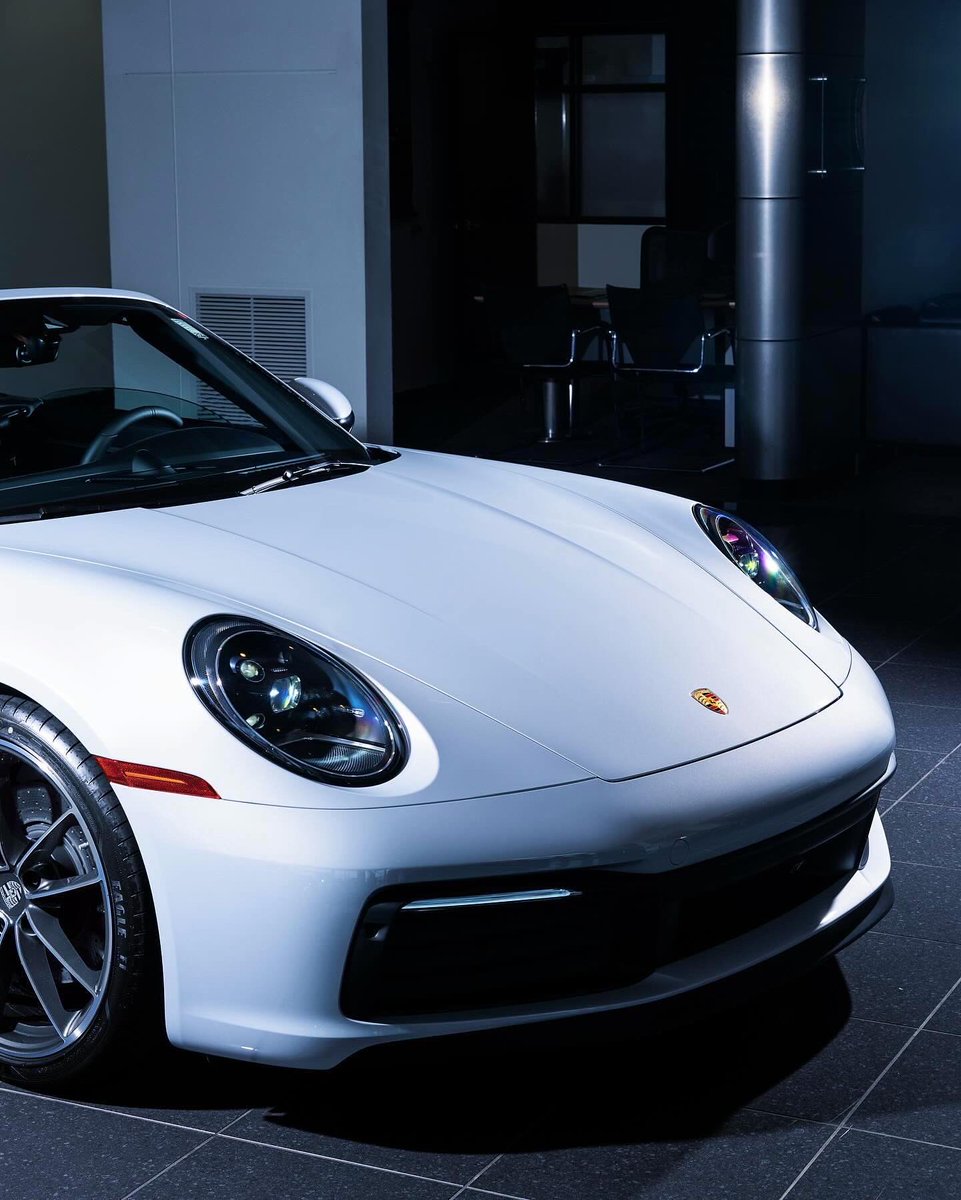 porschedelaware's tweet image. Ice Grey Metallic perfectly accentuates the sleek body lines of the 911 Carerra 4S Cabriolet. #PorscheMoment

#Porsche #911Cabriolet #DreamCar #RidelnLuxury #RidelnStyle #NewarkDE #LuxuryCarDealership
#Porsche911 #DriveTastefully