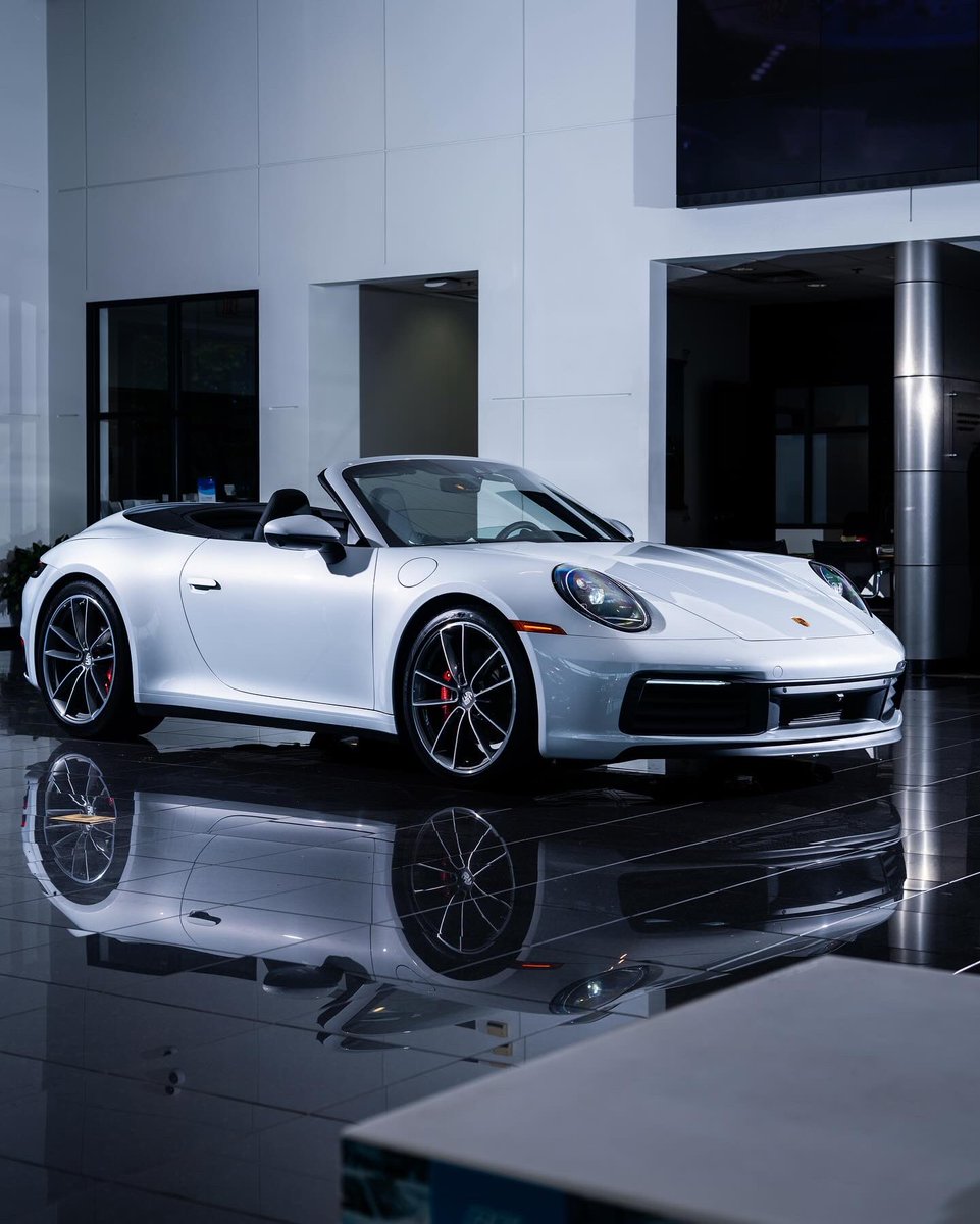 porschedelaware's tweet image. Ice Grey Metallic perfectly accentuates the sleek body lines of the 911 Carerra 4S Cabriolet. #PorscheMoment

#Porsche #911Cabriolet #DreamCar #RidelnLuxury #RidelnStyle #NewarkDE #LuxuryCarDealership
#Porsche911 #DriveTastefully
