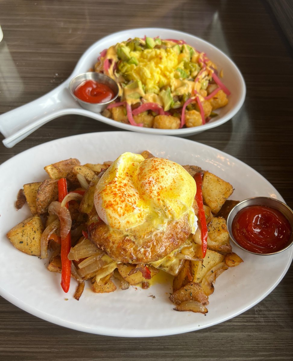 POV it's Brunch on a Weekday 🤤

#JET #SFL #jetrunwaycafe #brunch #breakfast #firstclass #aviation #plane #takeoff #pilot #fortlauderdale #banyan #tasty #foodie #nomnom #eeeeeats #flmageats #fxe #visitlauderdale #local