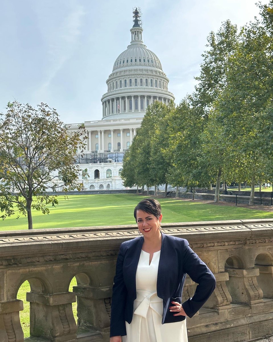 DrCammiValdez's tweet photo. I call this look “Capitol Hill Barbie” with my red (#nails), white (#jumper), and blue(#blazer). #barbie #scientistbarbie #capitolhill #washingtondc #advocacy #nei #nih #fightingblindness #valdezlab #goingplaces #evsday #nationalallianceforeyeandvisionresearch @NAEVRAdvocacy https://t.co/FTqhbpKLFR