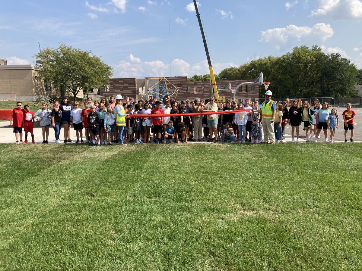 NashuaES's tweet photo. It was exciting day at Nashua! We officially opened up our brand new soccer field for students! We made it official with a formal ribbon cutting! @NKCSchools @McCownGordon @MicWoo11ey @Preston66822349 https://t.co/PYOpaOZvuI
