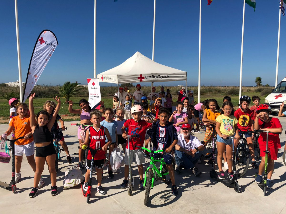 losbateles's tweet photo. Debido a la Semana Europea de la Movilidad, los alumnos y alumnas de 3º han disfrutado de una actividad organizada por Cruz Roja, a quienes queremos mostrar nuestro agradecimiento. https://t.co/bsYfG2Drrg