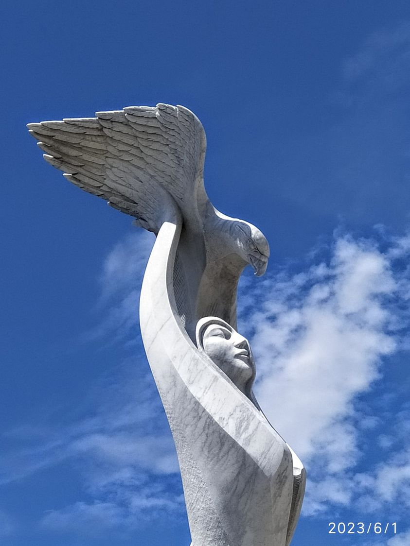Silcannon's tweet photo. Mio blu – dicevi –
mio blu.
Lo sono.
E anche più del cielo.
Ovunque tu sia
io ti circondo.

#GhiannisRitsos
opera in #marmo: #Evoluzione di Alessandro Mosti _ Indian https://t.co/XDB4fi6PiK