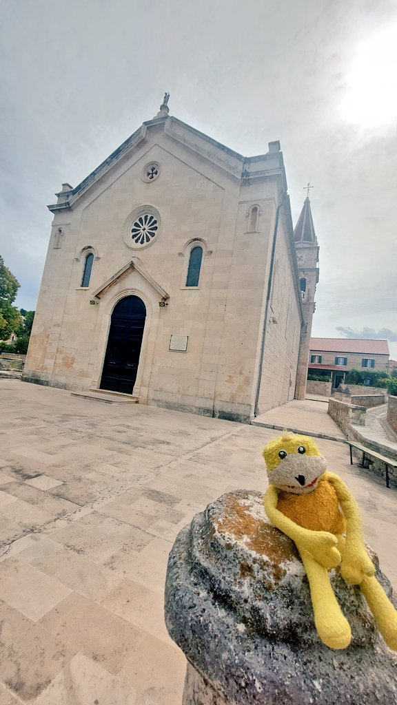 TheRealFlatEric's tweet photo. Take me to church Flat Eric!
This is the 16th century St John the Baptist church in Postira.
Outside you will find the remains of an Early-Christian basilica from the 6th century.
#sightseeing #history #Brač #flateric #photoblogger #travelblogger #Church #Christianity #christ https://t.co/PSGs9BqAiX