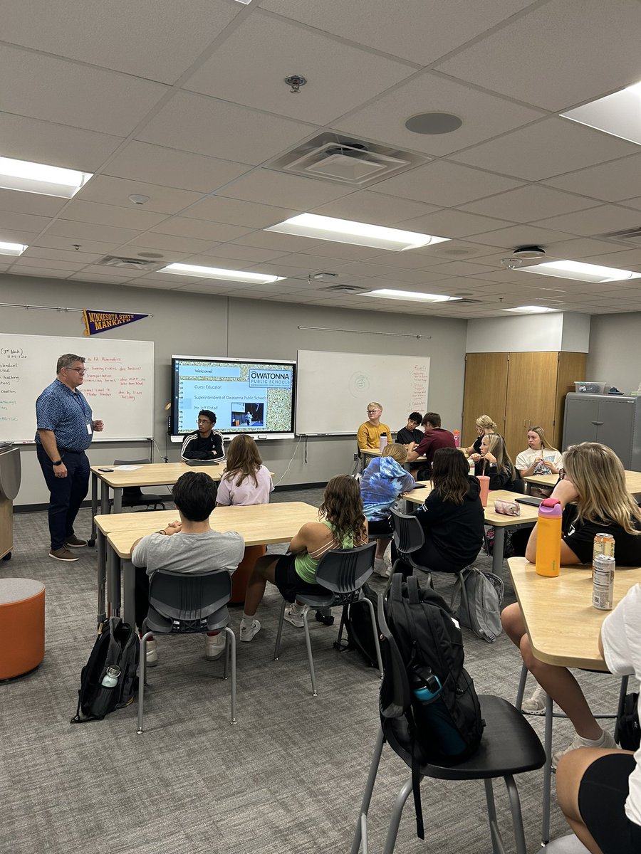 kcoud's tweet photo. Thank you, Superintendent Elstad, for sharing your education story and passion with our students who are exploring careers in education! #OwatonnaProud #IntrotoEd #MavEdPartners @COEMankato @ohsoffice https://t.co/TZOtog4Ki9