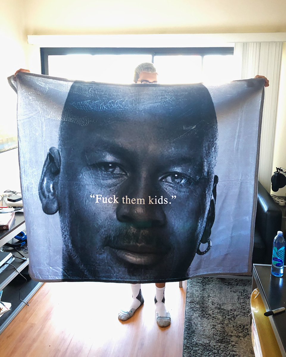 trevorgorji's tweet photo. “Fuck them kids.” Blanket (2019) https://t.co/LQOc4qS7Sc