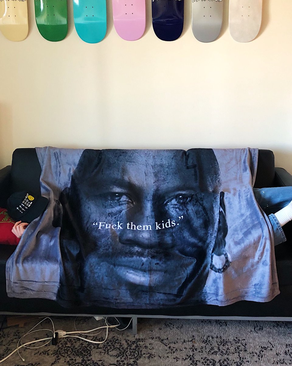 trevorgorji's tweet photo. “Fuck them kids.” Blanket (2019) https://t.co/LQOc4qS7Sc