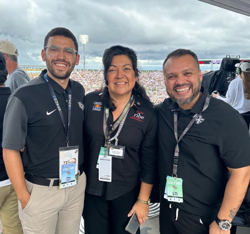 LeoSportif's tweet photo. Aside from Saturdays tough result, It was an honor to receive Mayra Uribe (@MayraUribeD3) who is Orange County’s District 3 commissioner. We had an opportunity to chat with her during our halftime show on the impact of the hispanic community here in Orange County and #UCF 

Mayra is a proud Latina working hard for everyone in her district.