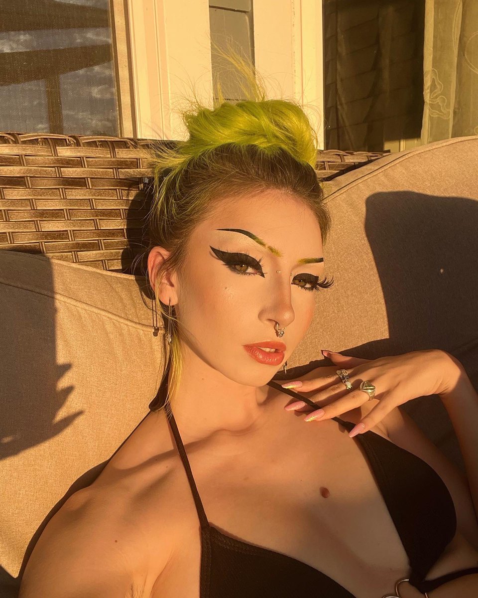 kittenfrompluto's tweet image. Cant stop saying slay it’s starting to be unironic