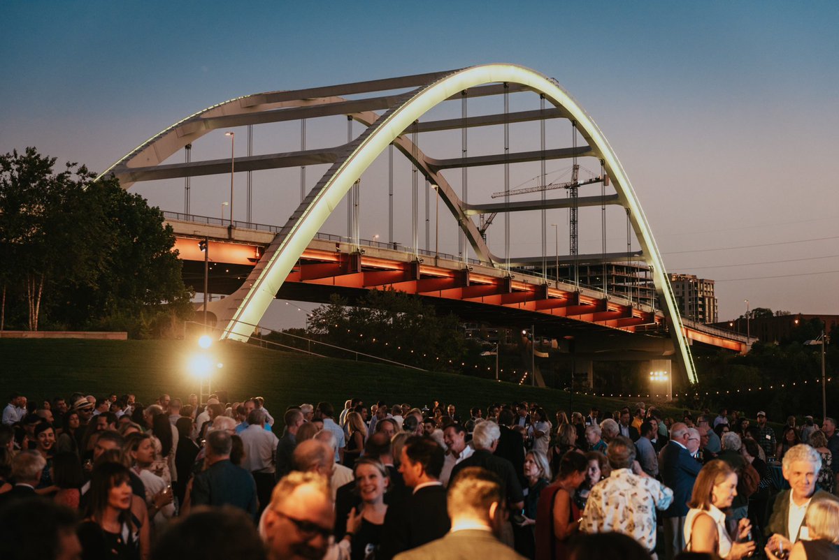 JigsawTN's tweet photo. Last Thursday, we celebrated the annual Dinner by the Bridge event hosted by Greenways for Nashville!

A special shoutout to our wonderful clients, Oracle and Vanderbilt University, for being proud sponsors of this event! 💫 #GreenwaysForNashville #DinnerBytheBridge https://t.co/UMSdvADa0m