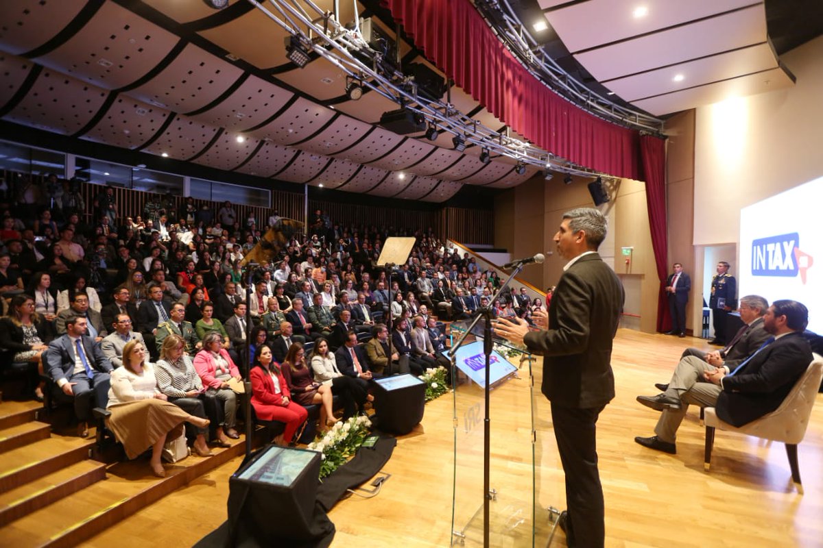 FcoBrionesR's tweet photo. El programa de mejora de la Administración Tributaria #INTAX es declarado, por el presidente @LassoGuillermo, como emblemático vía Decreto Ejecutivo.

Este proyecto sin precedentes permitirá mejorar las capacidades digitales y tecnológicas del @SRIoficialEc y @SENAE_Aduana. https://t.co/FtqfFvPOpL