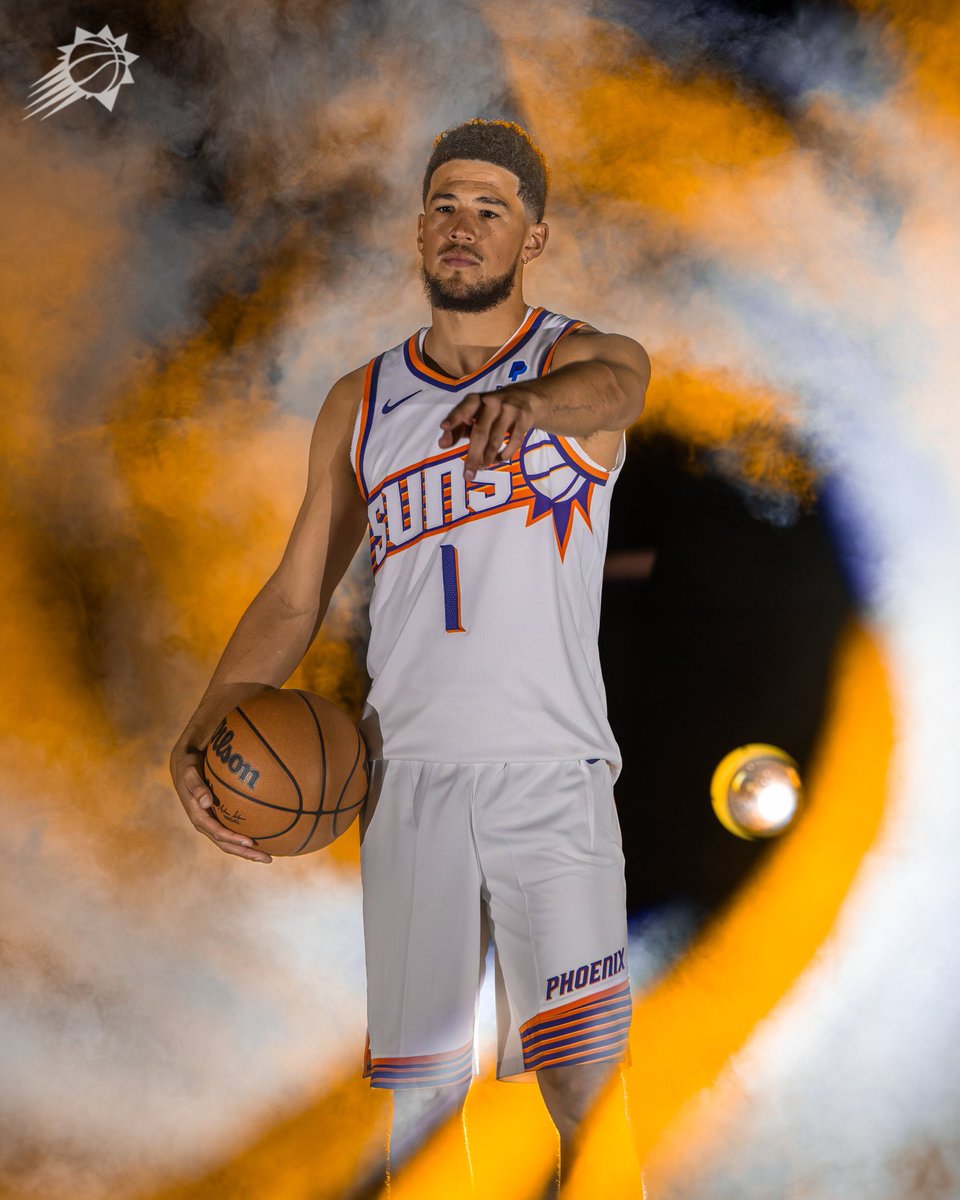 BookerBrasil1's tweet photo. Devin booker pronto para sua 9° temporada com NBA pelo Phoenix suns https://t.co/VMJekomCz6