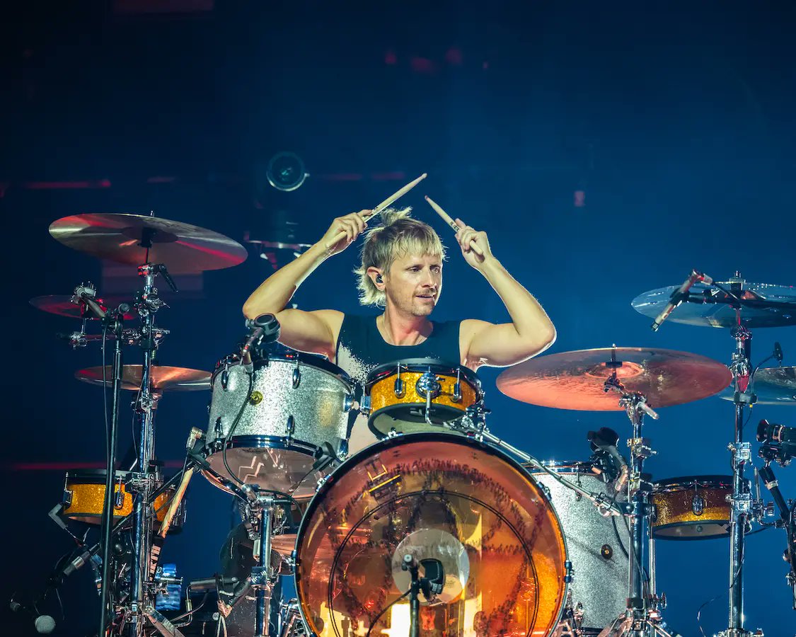 muse_argentina's tweet photo. Primera fecha ayer en el O2 de Londres. Esta noche se viene la segunda y última de la gira de Will Of The People en 2023. #MuseLive #MuseLondon 📸🔥 https://t.co/rtfWyO6eTU