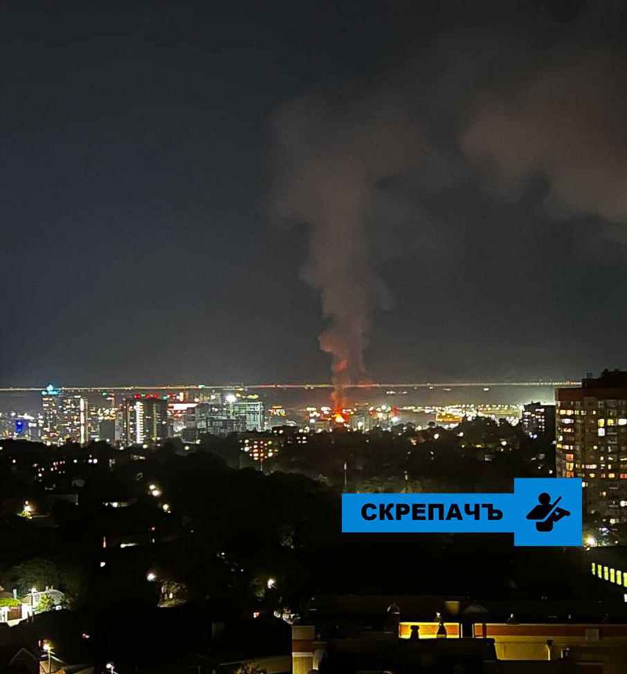 kardinal691's tweet photo. 🔥 Partisan movement "#SKREPACH" publishes footage of the fire in #Rostov
"Everything will burn that was prepared for the war. In the industrial zone on the Levy Bank, the stock of uniforms at the #Megamag on #Shosseinaya was destroyed," their channel writes.
🇺🇦#Real_War https://t.co/1qPrmjQQ7Y