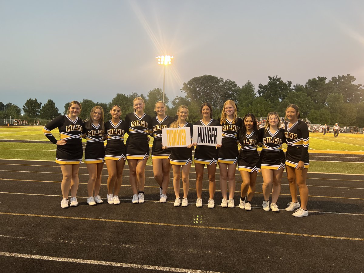 📣 Milan High School Cheerleaders are in the spirit for giving! 💛🖤 Help us fight against food insecurity in our local elementary schools by donating to Turnover Hunger at rccfonline.org/donate/. Together, we're cheering for brighter futures for all 🙌🍏📚