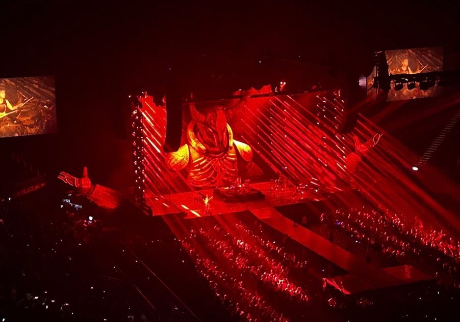 CharlieJWeir's tweet photo. Best time of my life seeing @museband yesterday at the O2! 🤘🎶🎸 https://t.co/XIdY9AEiYl