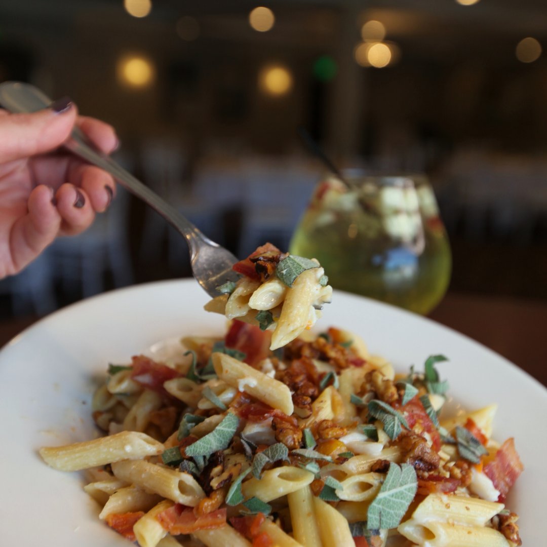 Chelo's Bar & Grille tweet media