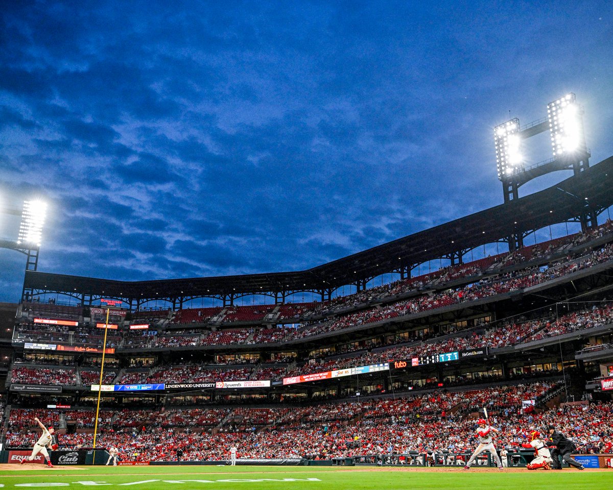 In June, MLB projected an optimistic 6%-8% lift in attendance. The actual result: A season total of 70.75 million — a whopping 9.6% surge from last year and largest since 2017. gofos.co/3LM53Sy