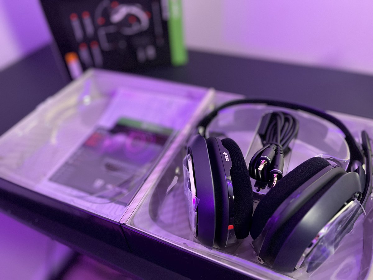 🚨Gaming Headset Giveaway 🚨 

With MW3 right around the corner I’ll be giving away these brand new Astro A40s 🎁

To enter the giveaway:

1️⃣Like and Retweet 👍
2️⃣Follow <a href="/DrippyPlays_/">DrippyPlays</a> 
3️⃣Comment Done + tag a friend 👇

📅 Winner announced is 48 hours! 🏆