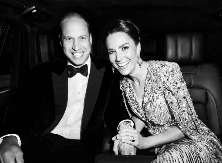 Canellelabelle's tweet photo. Marrying a man who idolise his mother can be challenging beyond measure especially when that mother in law was THE Lady Diana. But Prince William's definite stance to never idolise Diana nor compare his wife to his mother has been key to Catherine's sucess as a Royal:
•In 2010 when his fiancee was asked about filling Diana's shoes, William intervened and said: "No one is going to try to fill My Mother's shoes; what she did was Fantastic. It's about Making your own Future and your own Destiny, and Catherine will do a very good Job at that."😍
•When they finally married and where house hunting in london, Initially, they visited Apartment 8 at KP, Diana’s old home but Catherine felt uneasy & upon visiting, they both felt they needed a fresh start, a place to "make their own memories." They then visited Margaret's Apt 1A & Catherine fell in love and William along with her😍
• In 2016, when W&C toured the Taj mahal, KP curbed the parallel between C&D made by the media by saying:
"The Duke appreciates that people who come here think of his mother. But this is about the future for him; it's about creating new memories with his wife."😍
William will never envy the spotlight his Wife has Because he has built her up to shine and outshine in her own rights❤️
