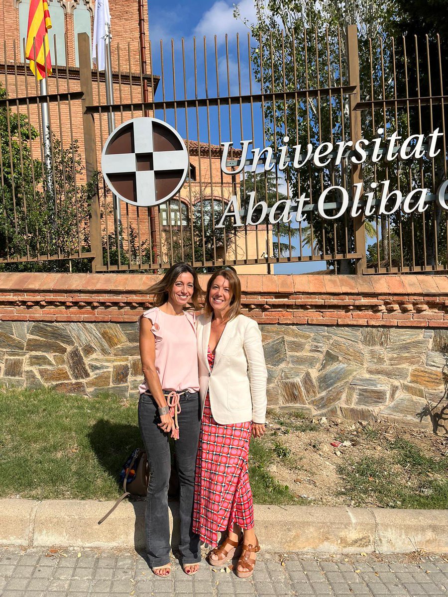 crivallejo's tweet photo. Un priveligio como #AlumniAbatOliba amadrinar la inauguración del Master de Acceso de la Abogacía y Procura en el Aula Magna de @UAOCEU. #FormacionICAB https://t.co/nRkyjFyVnW