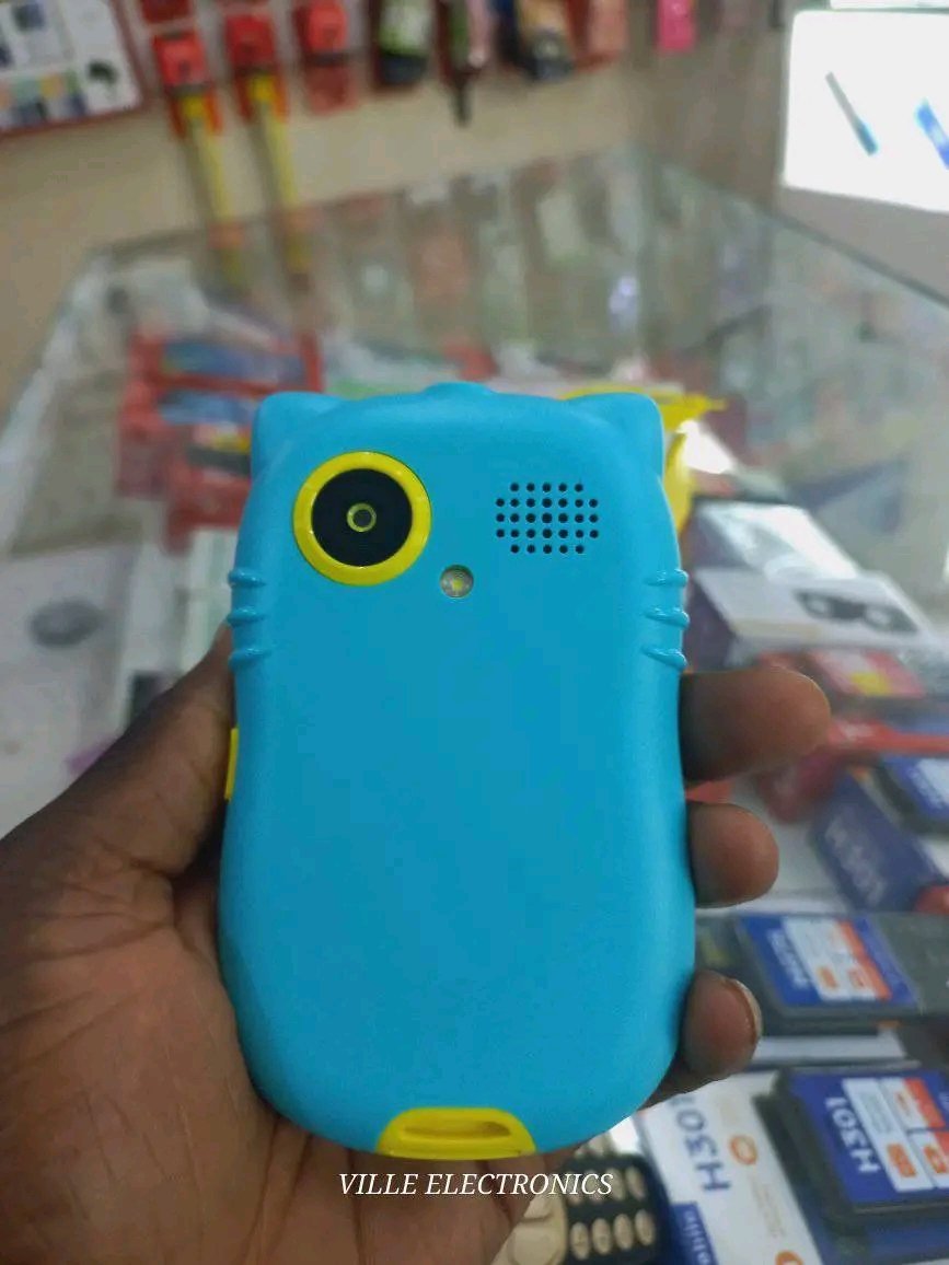 VILLEELECTRONIX's tweet photo. Kids Gaming Phone
Price: $20
Contact: 0782998057
Free Delivery In Harare + Free Cap

Specs
Dual Sim ✅🔥
200+ games✅🔥
Drop proof✅
Camera✅
Colourful Screen✅
Big Torch✅
Strong Battery✅ https://t.co/7dV1Wie289