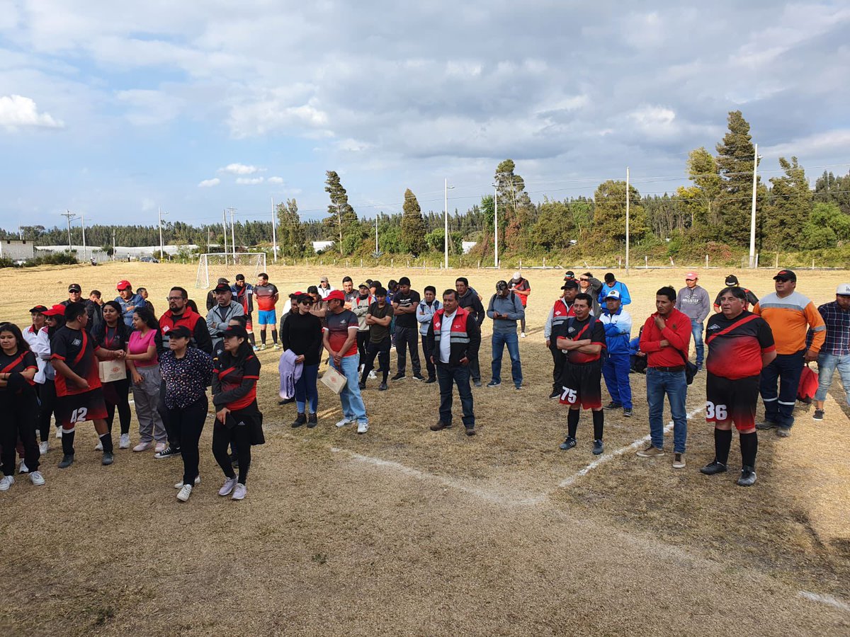 explocen's tweet photo. ⚽ Comprometidos con el cuidado de la salud y el bienestar de nuestros colaboradores; realizamos actividades deportivas y lúdicas en nuestro Dia Activo.🏀
"Energía positiva, trabajo positivo"
#deporte #explocen #salud #integración #fraternidad https://t.co/7UhUGjqvNn