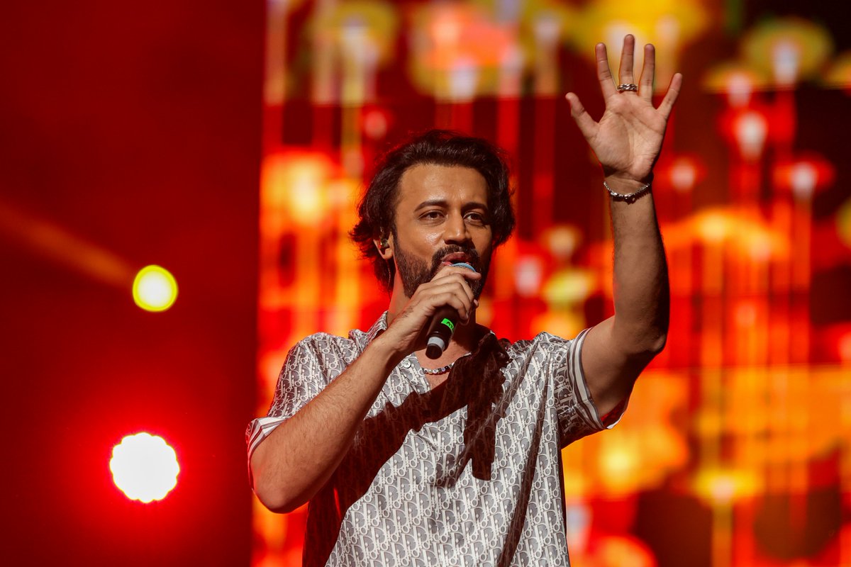 ArieCrown's tweet photo. We hope everyone had a great time at the sold-out @itsaadee concert on Saturday night! #ArieCrownTheater #MontySaiyed #AtifAslam https://t.co/fKPkIDV5Ec