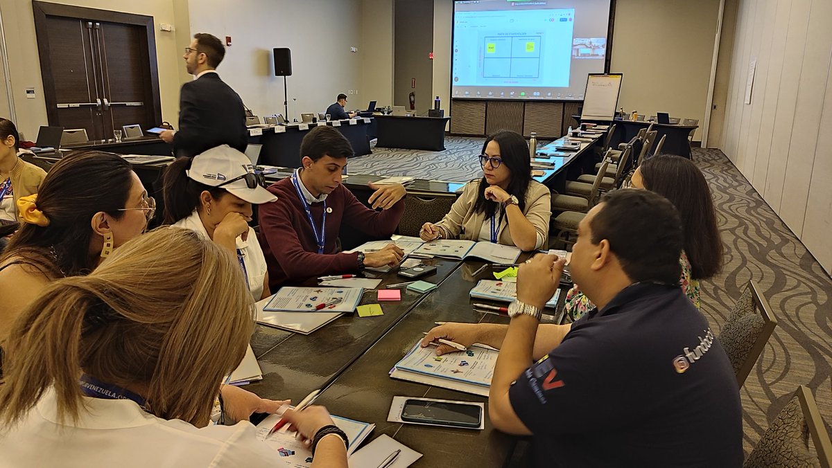 coalicionve's tweet photo. Así se desarrolló la primera parte del cierre de curso Refugee Skill Up @GrnRefugees @IDiplomat https://t.co/Jejl25ZijQ