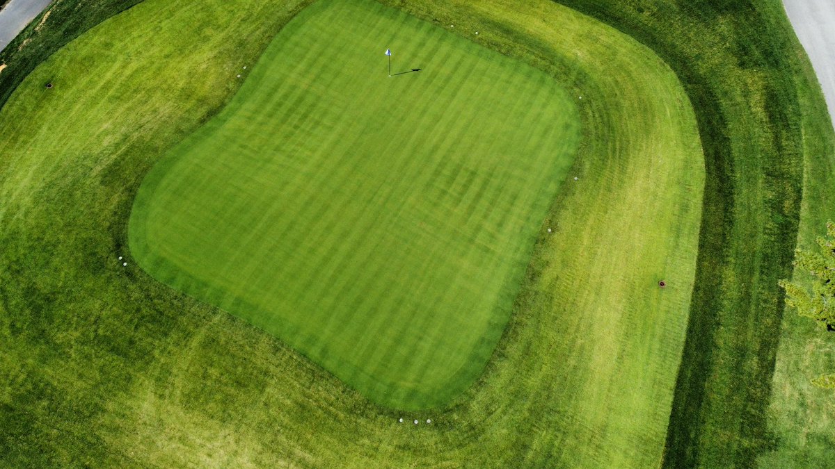 ECCSuper77's tweet photo. We kicked the week off with a cross cross double cut with our @TurfTrainer on. It takes people to to this in the fall but we were able to squeeze it in before today’s shotgun. We continue to try and tighten our new surfaces up. @T2GTurfGuy https://t.co/z3InBMxjZX