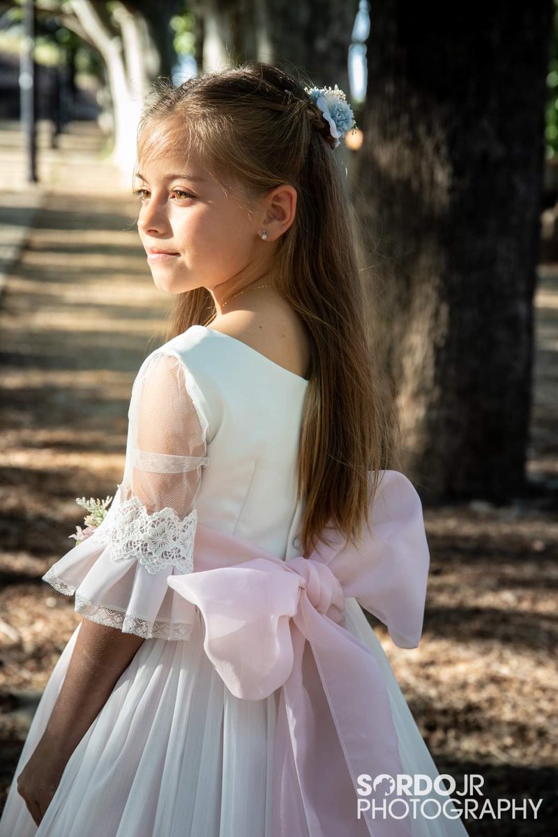 SordoJr's tweet photo. Una pequeña  muestra de la comunión de Yaiza, 06 de mayo del 2023. 

Si quieres tener un recuerdo inolvidable de la comunión de tu hijo, todavía tenemos algún hueco este año y la agenda de 2024 ya está abierta.

#fotografocriativo #fotografo #comuniones #comunion #Badajoz https://t.co/D9Ge3TmzY4