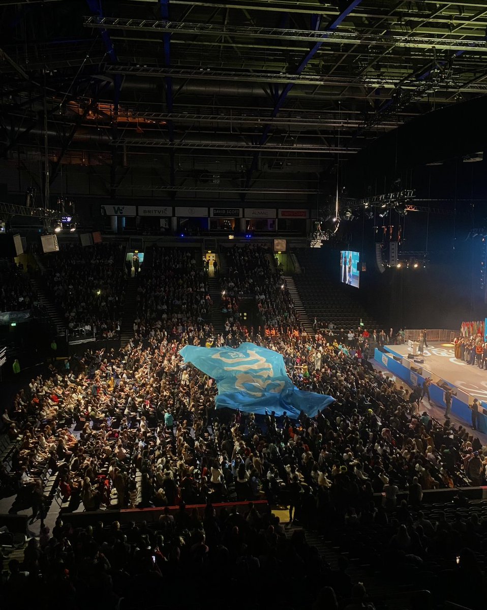 OneYoungWorld's tweet photo. Wow, what a way to open this year's Summit! 🤩 Thank you to everyone who joined us in person and online for our #OYW23 Belfast Summit opening ceremony at the @SSEBelfastArena! 🎉

We look forward to three days of sharing ideas and inspiration and raising the bar for what's possible to achieve as world leaders. 🌍

#OYW23