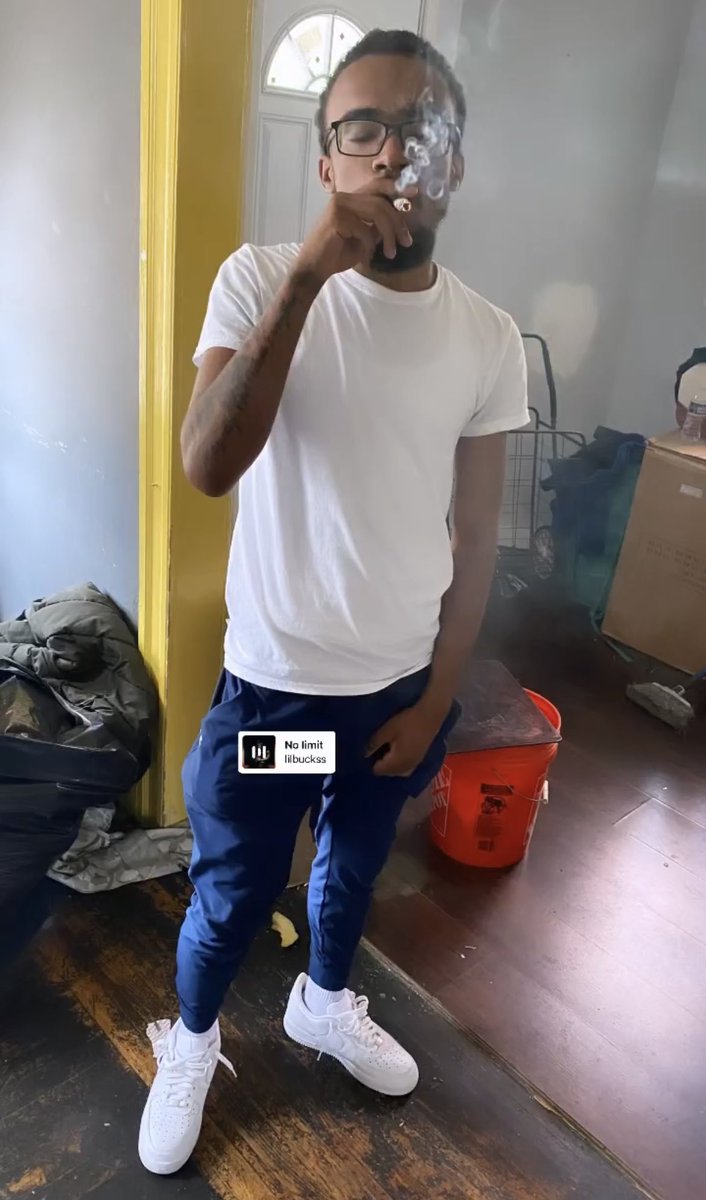 dmvDL5's tweet photo. If anybody knows him don’t reply to his dm he have sex with multiple people (boyz &amp; trans ) unprotected and he’s a bottom also He text you asked to link and send you addresses then delete his twitter when you don’t text back in time !! #bmorefreaks #dmvfreaks https://t.co/3SF4UdMHSV