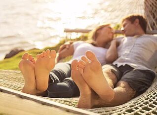 marcotitor's tweet photo. My dream. Serve my Masters on Holiday
#cuckold #Locktober #footcuckold #feetfetish https://t.co/H2bv1EQb78