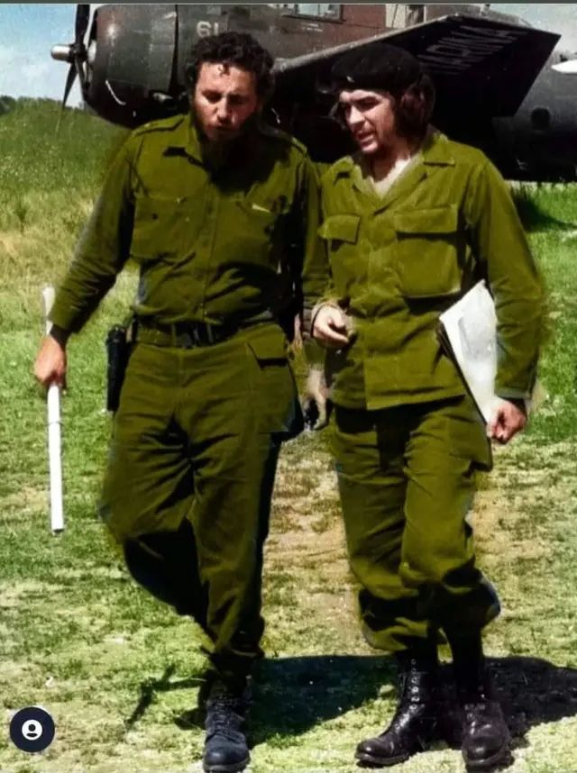 LadislaoCiudad's tweet photo. " No porque te hayas ido tú luz es menos alta Che Comandante, amigo" Comencemos la semana guiados por el ejemplo del guerrillero heroico quien no dejó un minuto al descanso y siempre fue el primero no importaba cuan dura fuera la tarea. #CheVie 🇨🇺❤️ #UnidosPorCuba https://t.co/e0lcAXjkXJ