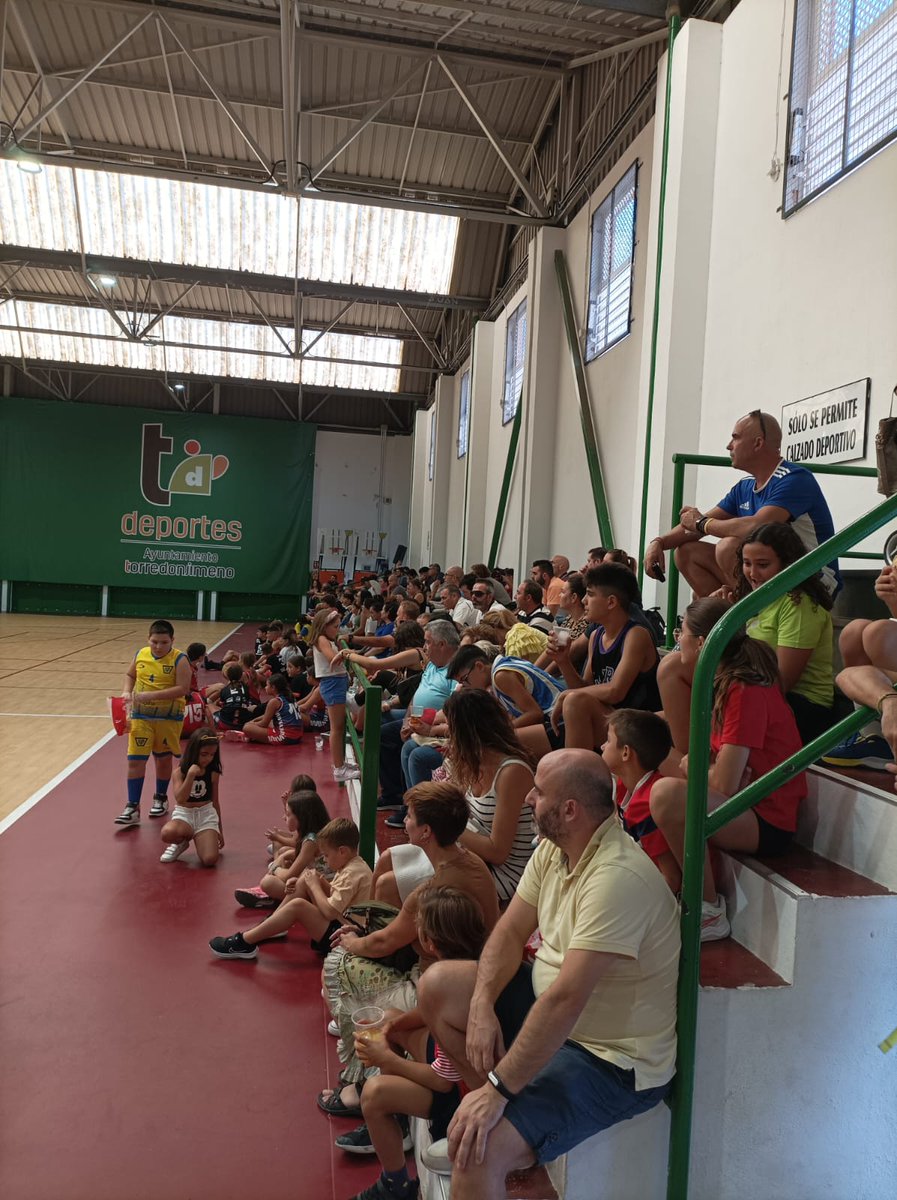 CBToxiria's tweet photo. Y sobre todo a aquellos que se pasaron a disfrutar un rato de baloncesto en las gradas. 

¡No podemos estar más felices de como ha salido el torneo! https://t.co/ImeY6LllSZ