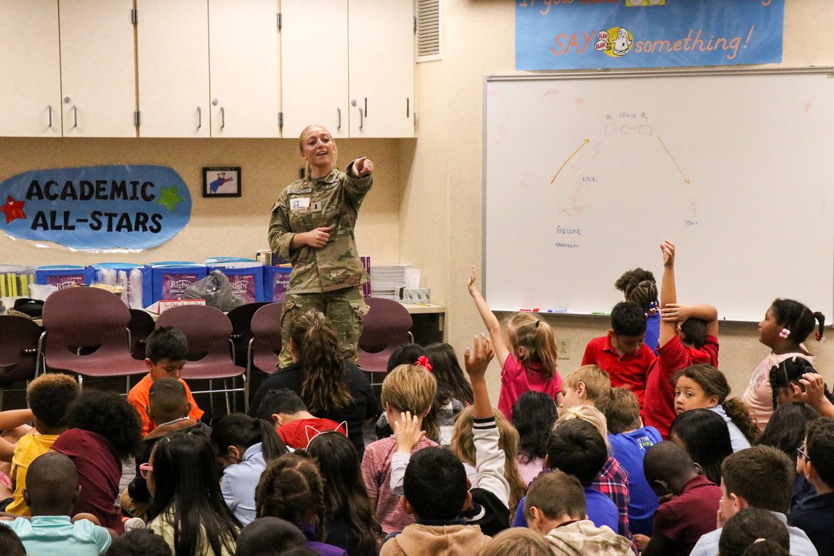 Second-graders at Jeremiah Gray met a former Perry Township student! Mikayla Szipszky is a First Lieutenant in the U.S. Space Force! She spoke to students about her experiences in the military and how the newest branch protects our country's interests in space! 🪐🚀🇺🇸