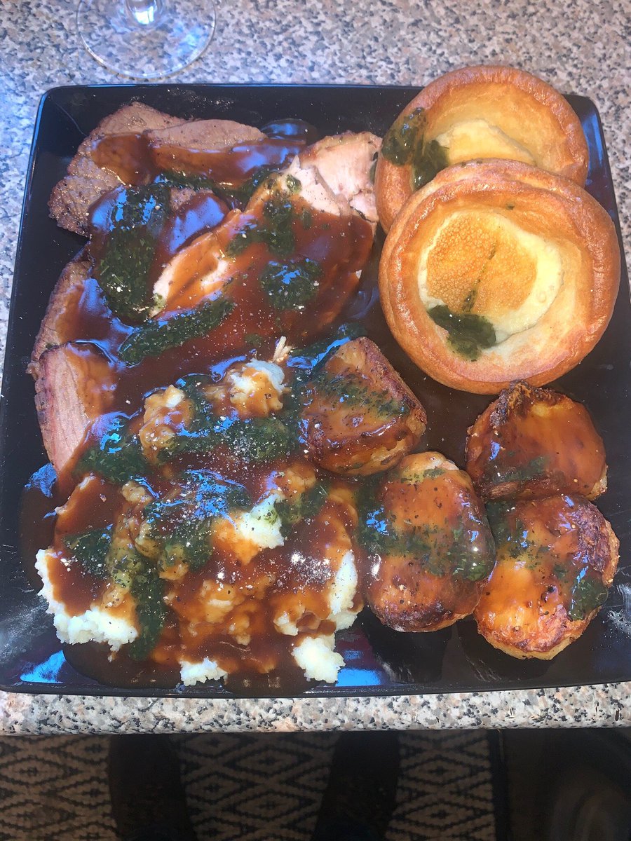 After yesterdays pathetic excuse of a traditional Sunday dinner #NUTROAST & having a crap @tobycarvery we are having a Home made Sunday dinner on a Monday #NOVEG