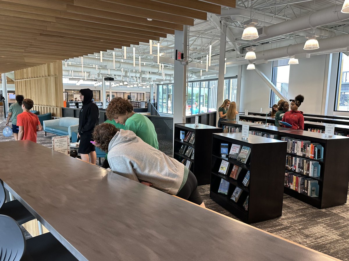 LSHS Library tweet media