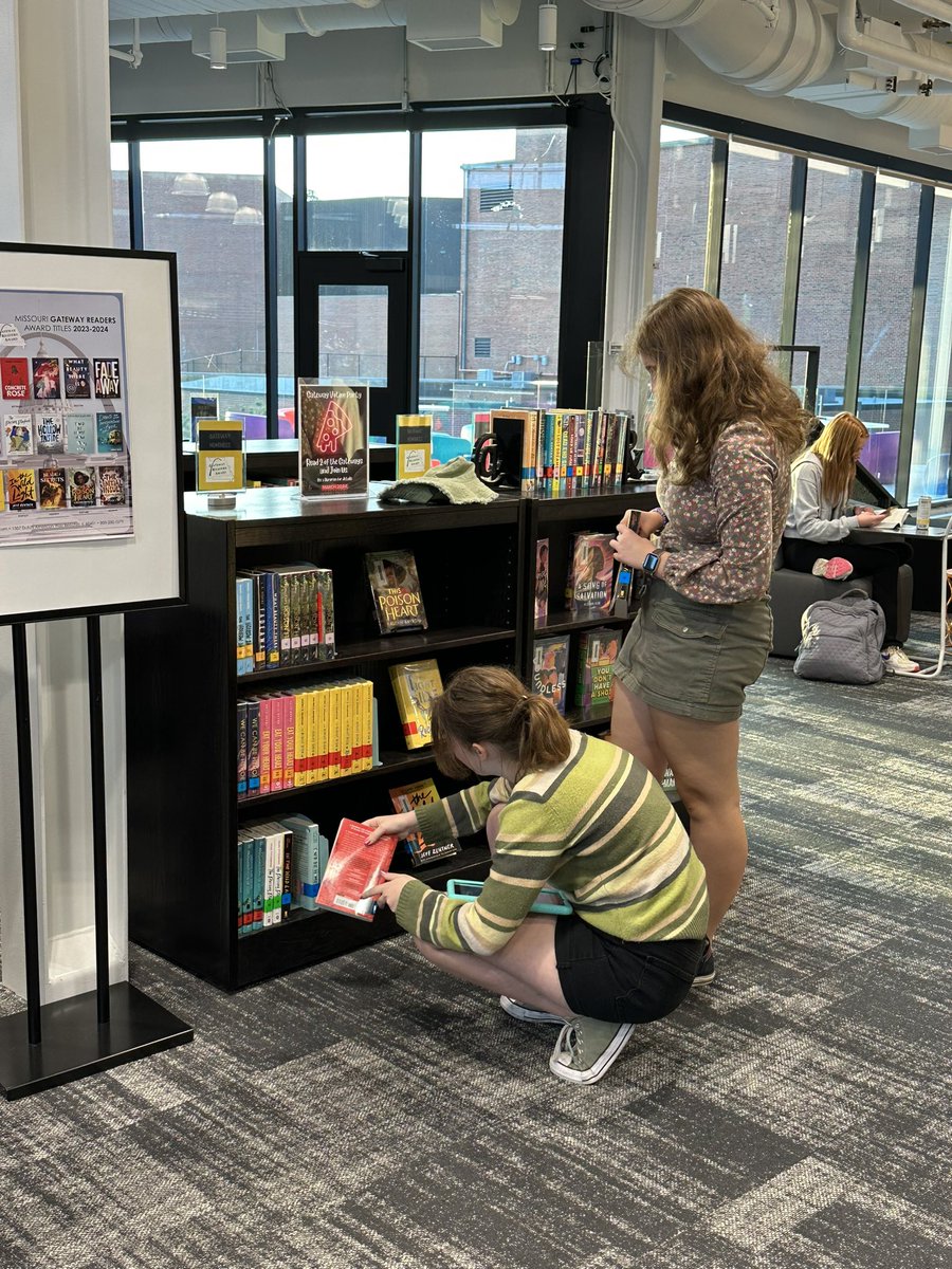 LSHS Library tweet media