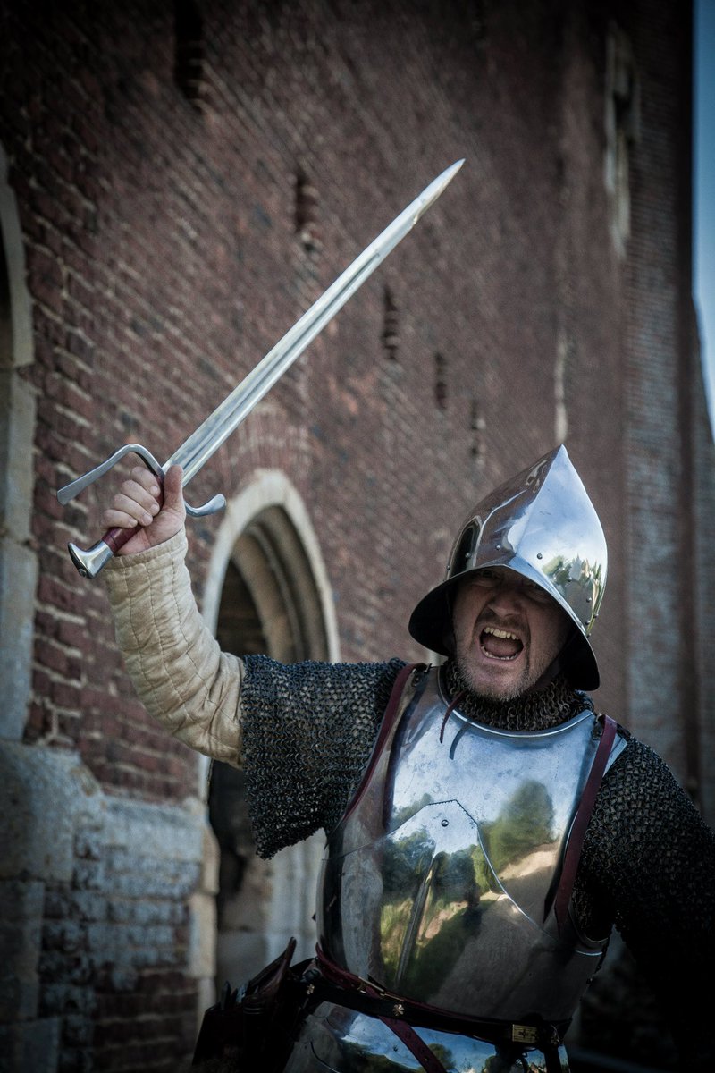 A more aggressive me, Tattersall Castle, 2015. #medieval #manatarms #warsoftheroses