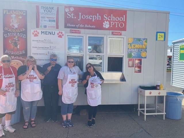 StJoeBobcats's tweet photo. Our Bobcat booth is off to a great start!  We had  celebrities stop by to visit. Ron Rhodes participated in a race to see who could eat our soup the fastest, and then interviewed Mrs. Kassenbrock, then members from WIKY  sampled our flaming squealer!  Thank you to our workers! https://t.co/hZwI6KkIMW