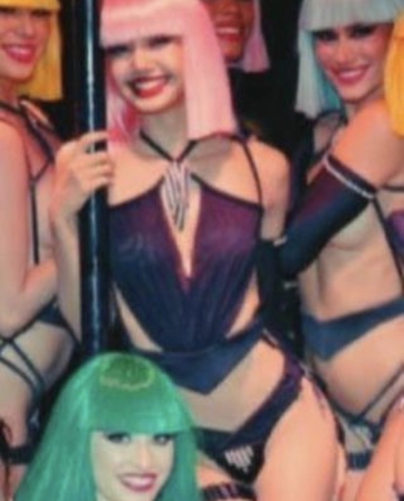 P0rn star lisa? Jenkarma sizi fena halde yıktı çok komiksiniz buna ne savunma yapacaksınız😃