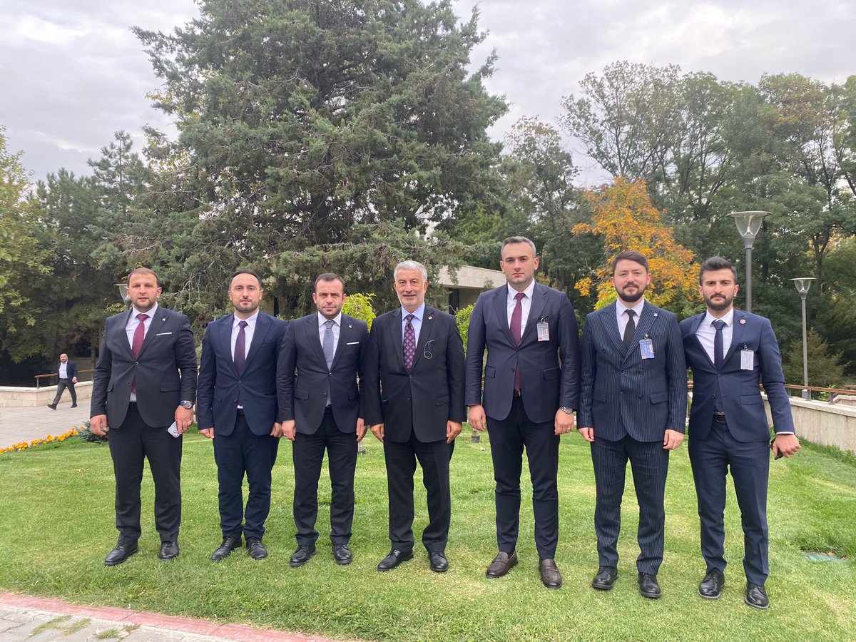 ozgorenhakan's tweet photo. Sn.Vehbi KOÇ Vekilim misafirperverliklerinizden ve hüsnü kabüllerinizden ötürü şahsım,teşkilatım ve Vakfımız adına şükranlarımı sunarım. https://t.co/5SzKvx7LYt