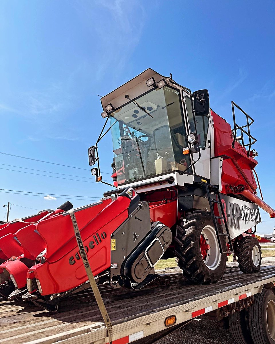 KincaidEquipmfg's tweet photo. A big thank you to our long lasting partners in South Dakota for expanding our relationship with their recent purchase of our 2018 Kincaid 8XP Demo Unit. You are setup for any crop you’re ready to tackle, and we’re excited to hear the success stories to come! @abgagservices https://t.co/YIq1bvfoKX