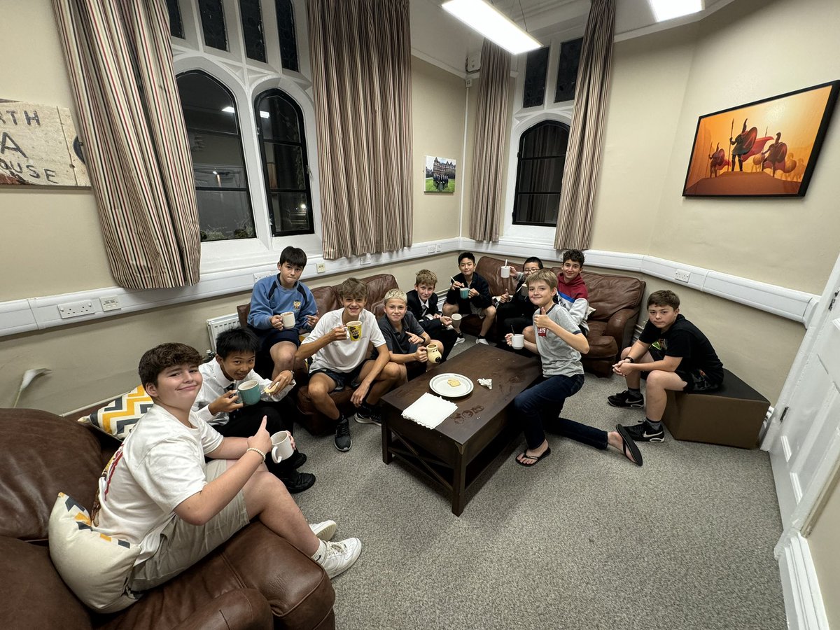NorthASpartans's tweet image. Spartan Hot Chocolate Night is back (and in the new Spartan Snug!). Superb conversation topics with Y9 including RWC, who is the greatest Armenian footballer, computer coding, and why a chop stick is the most adaptable of all utensils. We even learnt to wash up 🧼! #Greatfun ⚔️