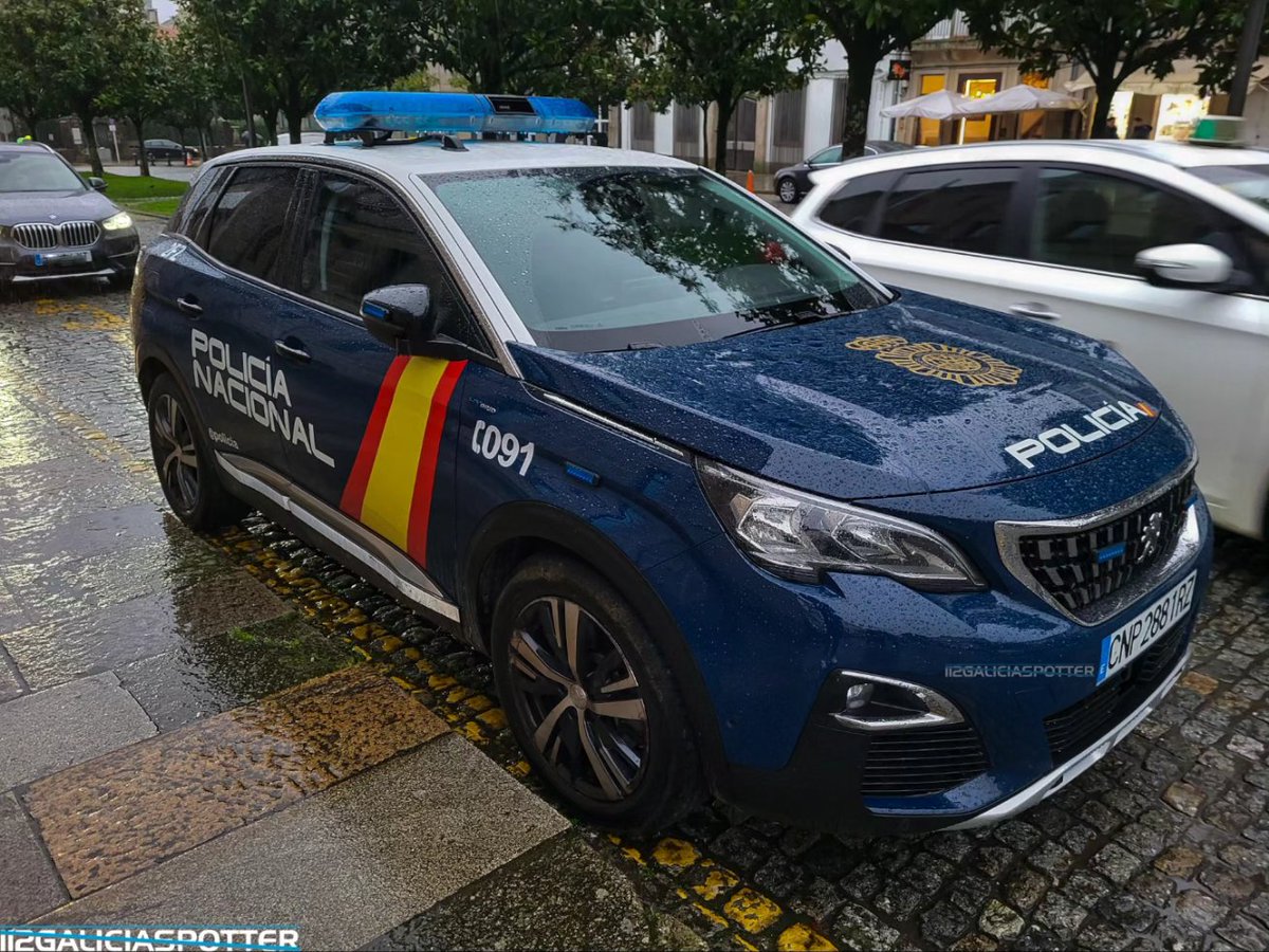 GaliciaSpotter's tweet photo. Peugeot 3008 de la Policía Nacional.
#peugeot #peugeot3008 #santiagodecompostela #galicia #spotter #spotting #galicia #veblinter #isae #vehicles #091policia #angelescustodios #díadelapolicía #bluelights #opocnp #cnp #policija #polizei #policianacional #cuerponacionaldepolicía https://t.co/0IrdUtBdvr