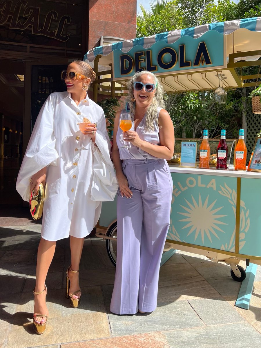 Sipped our way through the weekend with delicious Delola Spritzes! What was your weekend highlight? 🩵✨ #DelolaLife