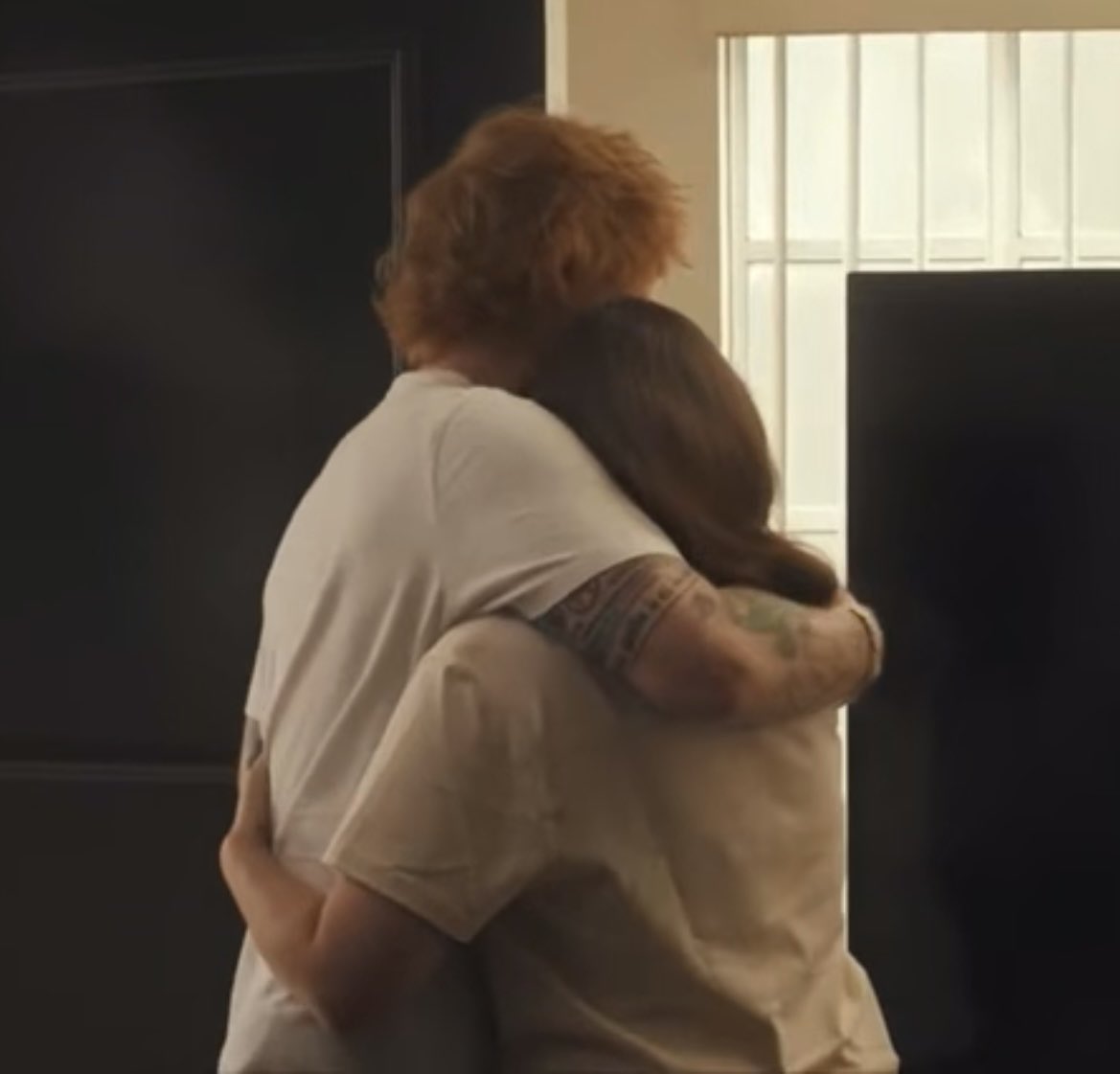 brantlieface's tweet image. I still can’t believe @edsheeran came to my house. 🥹 Like I still feel like it was a dream! #magical #edsheeran #autumnvariations #autumnishere