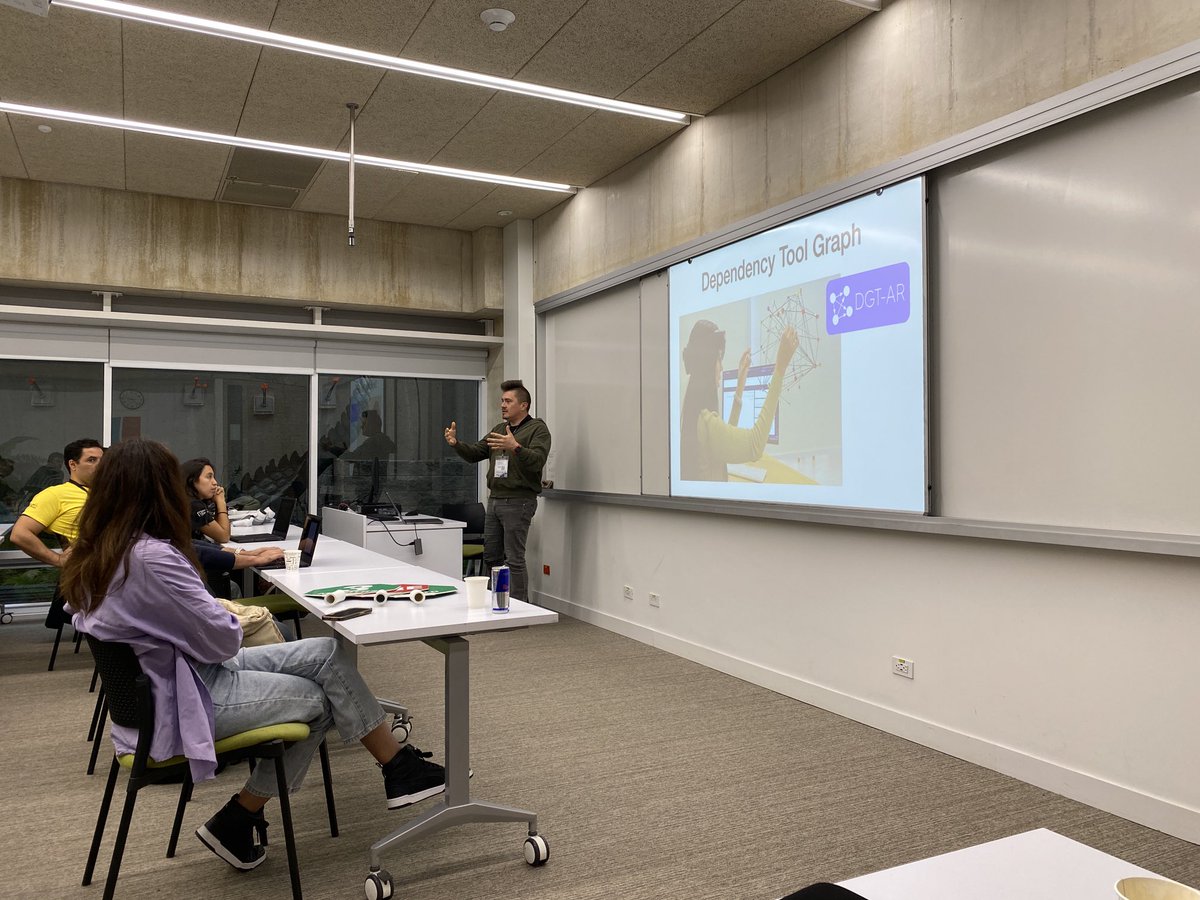 mircealungu's tweet image. Exploring and interacting with graphs in AR by ⁦@leonel_merino⁩ at #vissoft2023